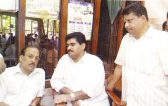 PK Kunhalikuty and PV Abdul Wahab consoling Syed Basheer Ali Shihab