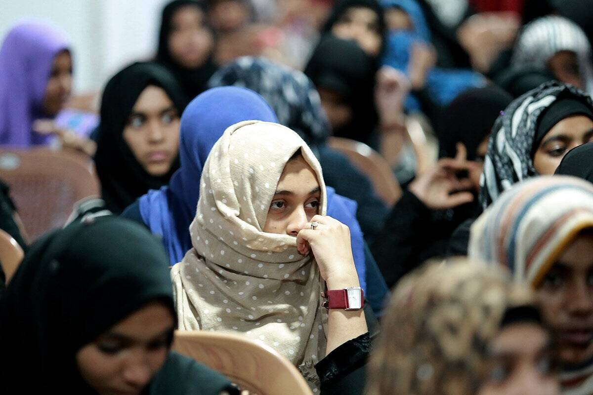 Mujeeb Jaihoon speaking at Zaitoon International Girls School, Kerala (July 10 2017)