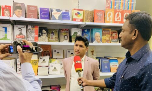 റിയാദ് പുസ്‌തകമേള: “സയ്യിദിന്‍റെ സൂക്തങ്ങൾ”ക്ക് മികച്ച പ്രതികരണം
