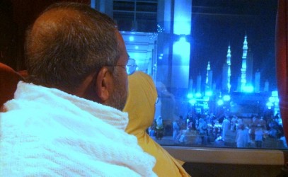 Parents in bus facing Masjid Al Nabawi