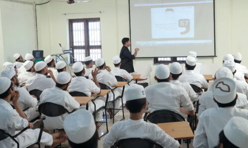 Communal Politics in India – A Minority Reading : Mujeeb Jaihoon