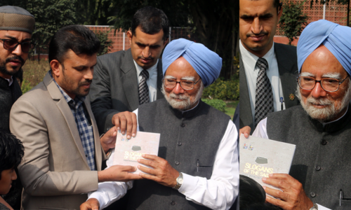 Former Indian Prime Minister receives Slogans of the Sage